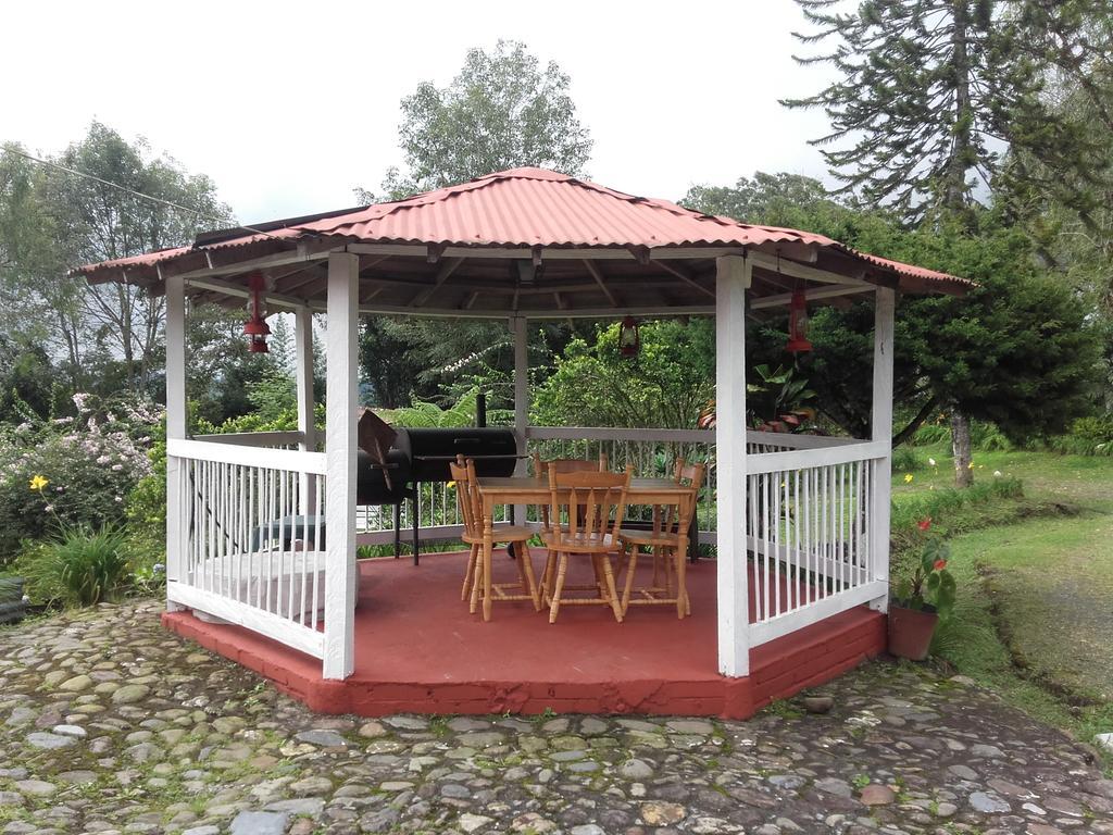 La Gaviota Bnb Bed & Breakfast Filandia Exterior photo